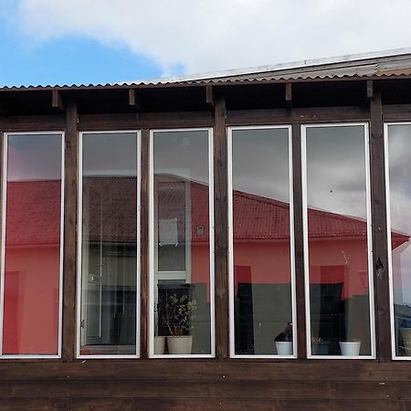The Red House Near The Sea Njarthvik Quarto foto